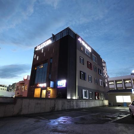 Jeju Lux Hotel Ojo-ri Exterior photo