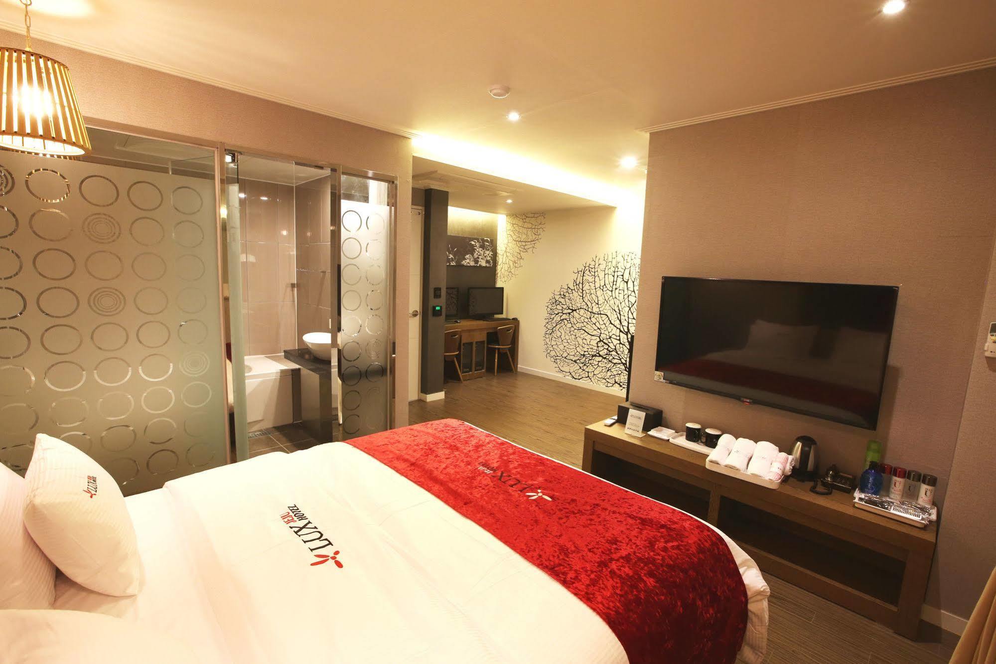 Jeju Lux Hotel Ojo-ri Exterior photo