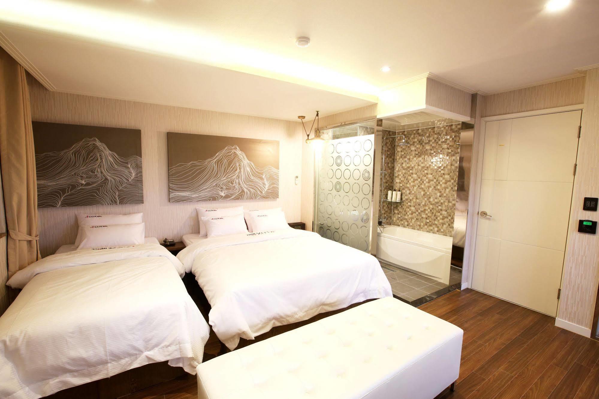 Jeju Lux Hotel Ojo-ri Exterior photo